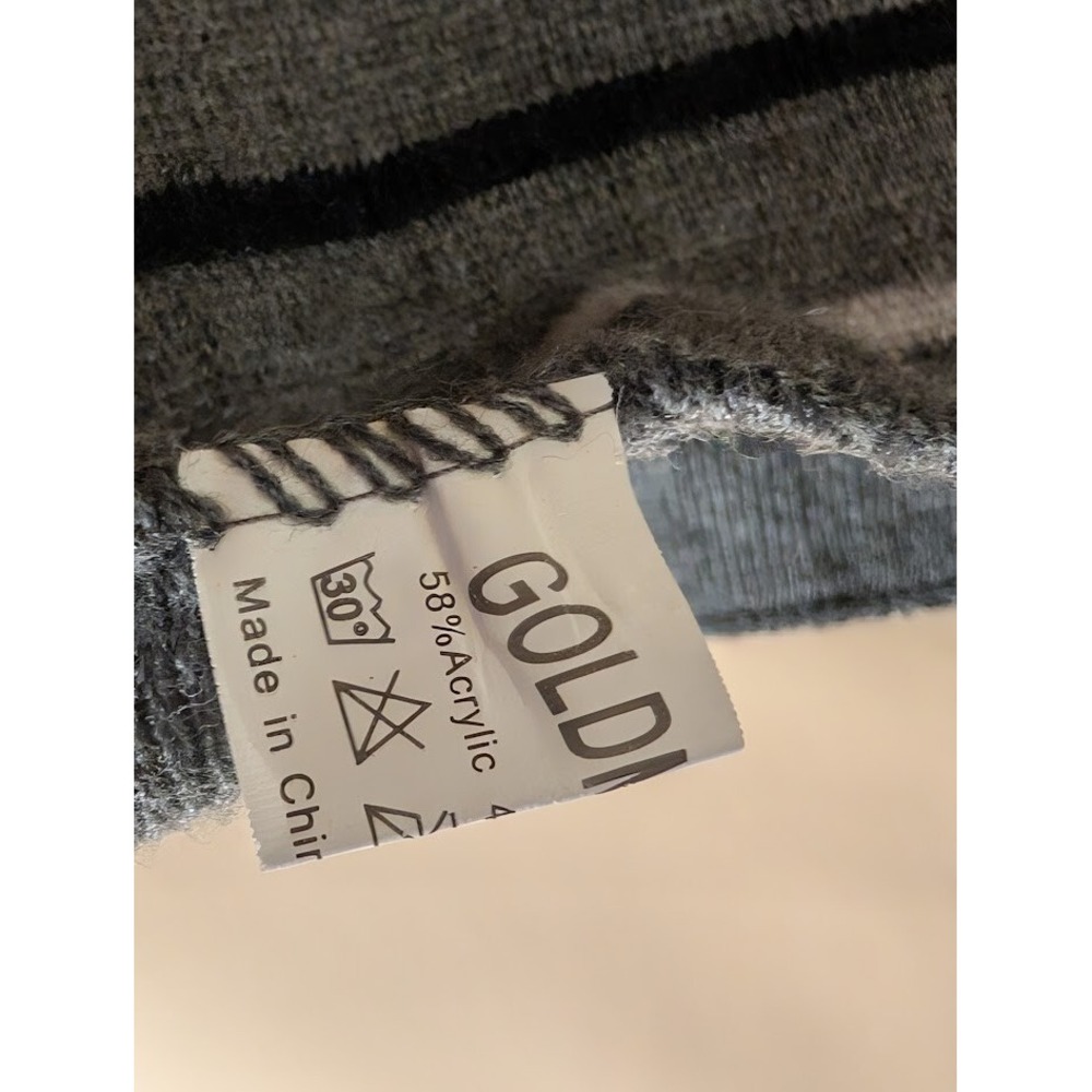 Golden Medal Striped Knit Scarf Gray Black White Soft Acrylic Blend 58x8 - Picture 3 of 3